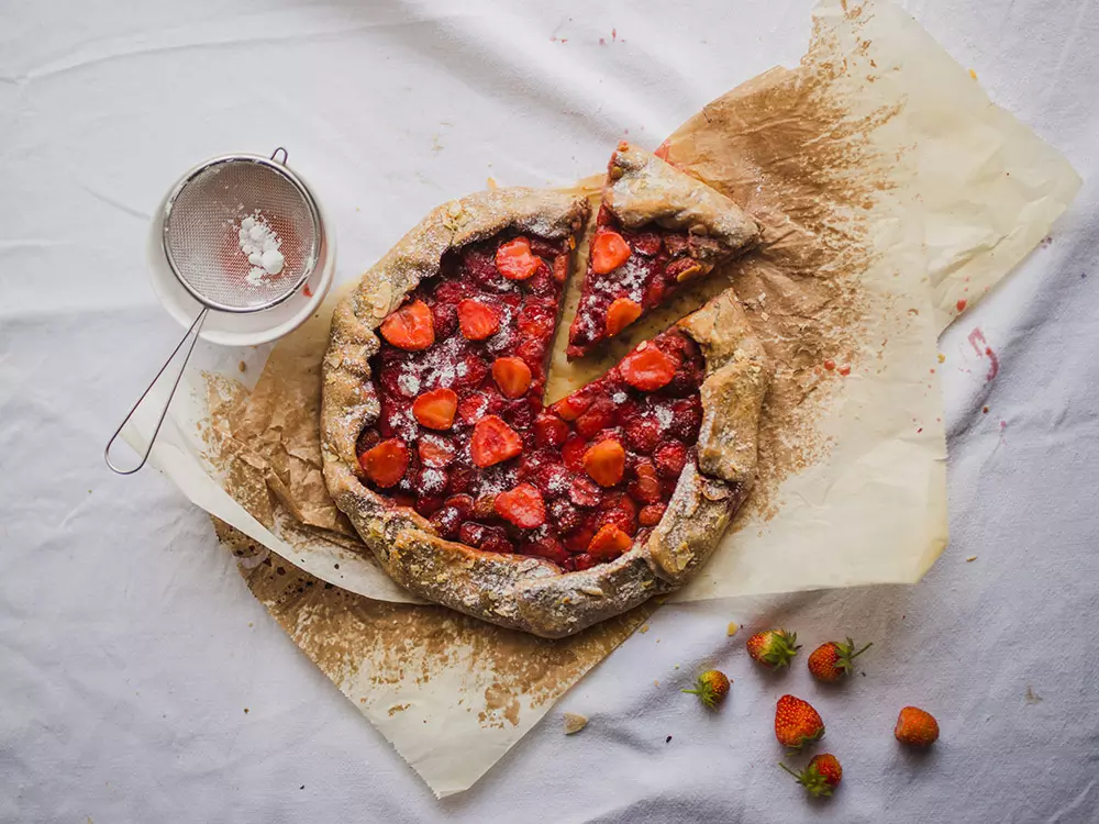 Sommerliche Erdbeer-Galette